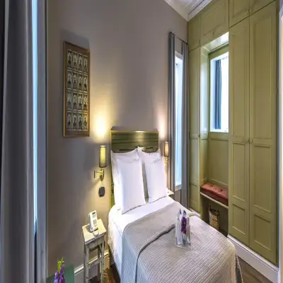 İda Blue Otel, +18