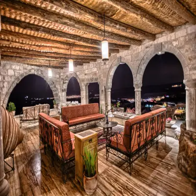 Museum Hotel, +16