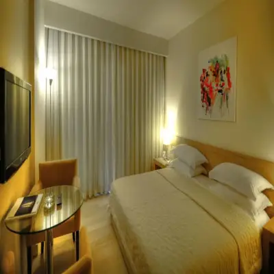 Lvzz Hotel