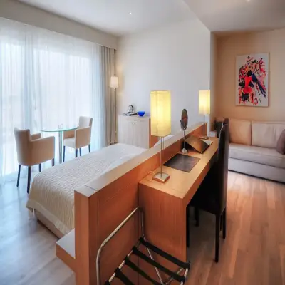 Lvzz Hotel
