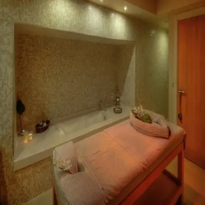 Lvzz Hotel