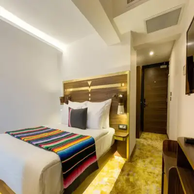 Hay Otel Alsancak