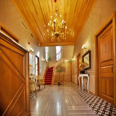 Ada Palas Hotel, +12