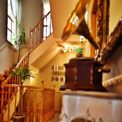 Ada Palas Hotel, +12