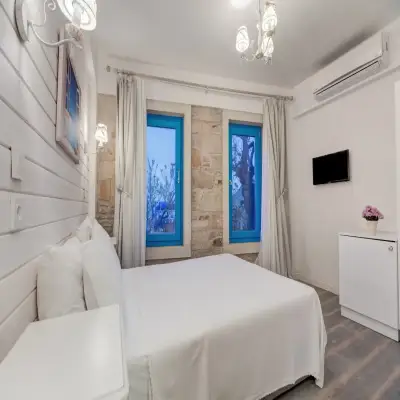 Ela Tenedos Otel, +12