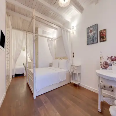 Ela Tenedos Otel, +12