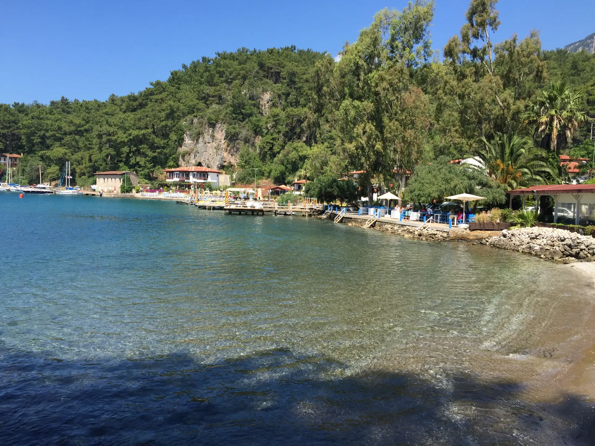 Akyaka Otelleri: Azmak Nehri ve Denize Sıfır En Güzel Konaklama Önerileri