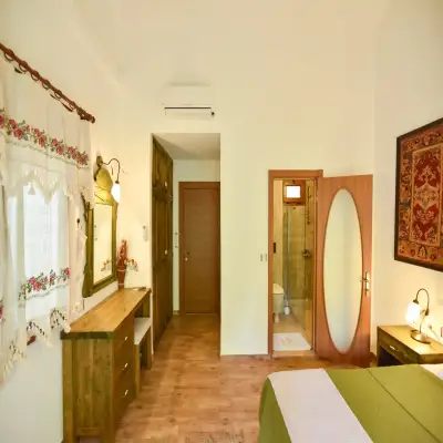 Piramit Otel