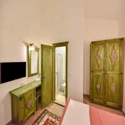 Piramit Otel