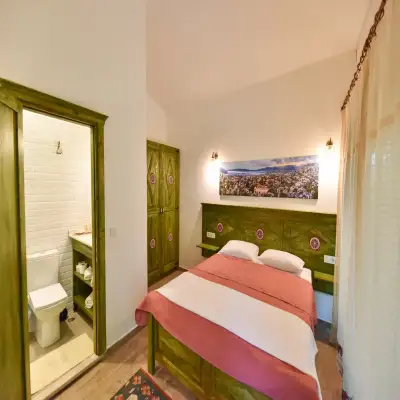 Piramit Otel