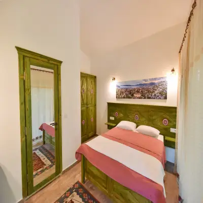Piramit Otel