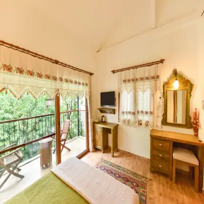 Piramit Otel