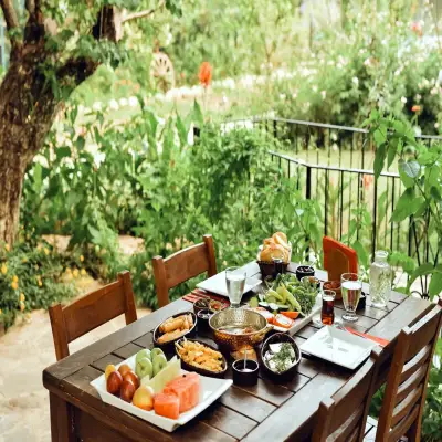Piramit Otel