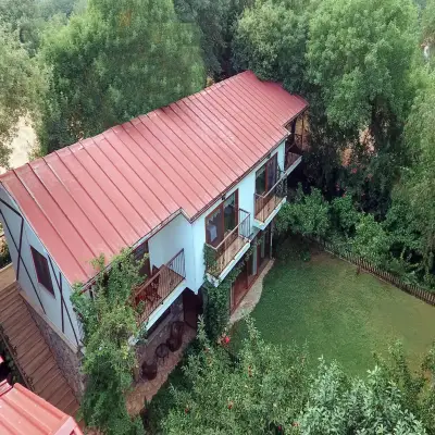 Piramit Otel