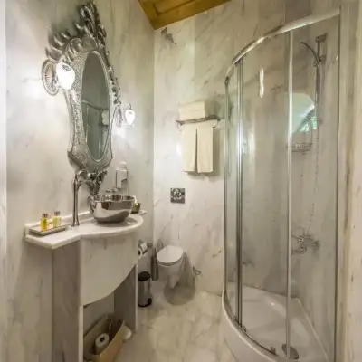İda Blue Otel, +18