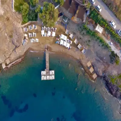 La Local Beach House, +12