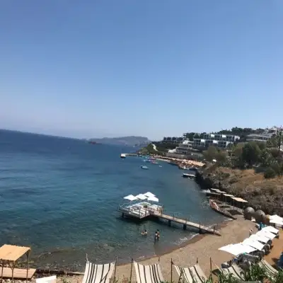 La Local Beach House, +12
