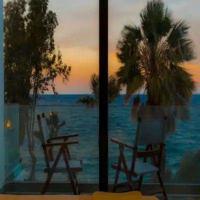 La Local Beach House, +12
