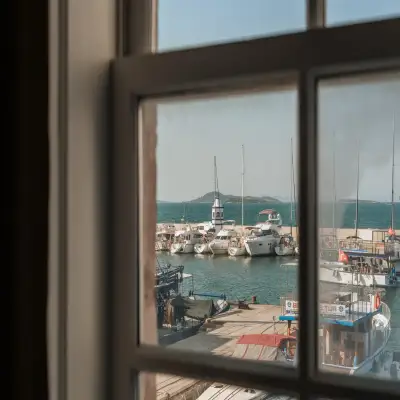 Gümrük Otel, +14
