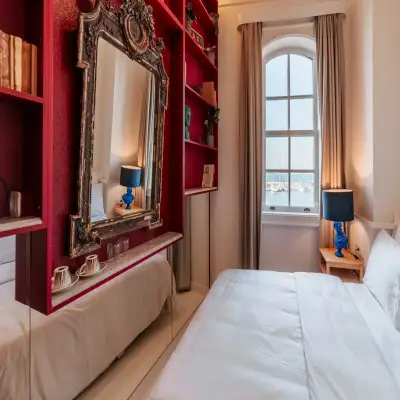 Gümrük Otel, +14