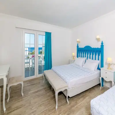 Otel Mavi Beyaz