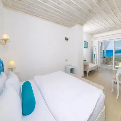 Otel Mavi Beyaz