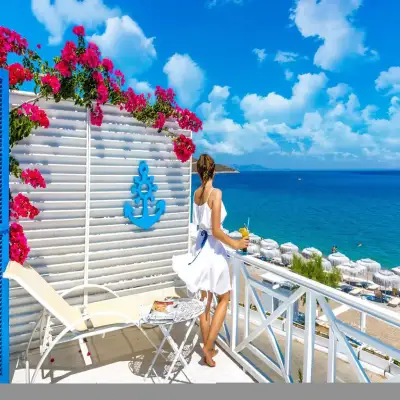 Otel Mavi Beyaz
