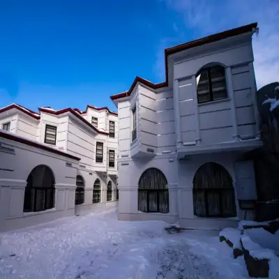 Kars-ı Şirin Otel