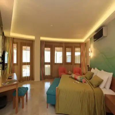 Loryma Luxury Hotel, +8