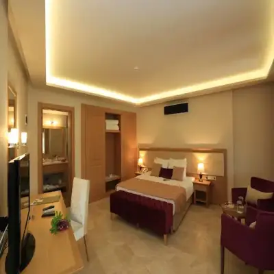 Loryma Luxury Hotel, +8