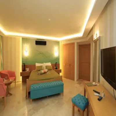 Loryma Luxury Hotel, +8