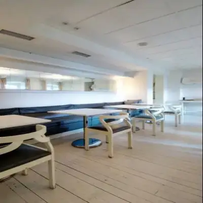 Kar's Hotel