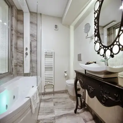 Demonti Otel Kavaklıdere