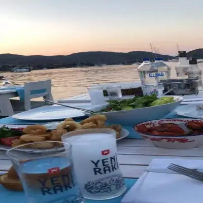 Luna Begonvil Taş Evler