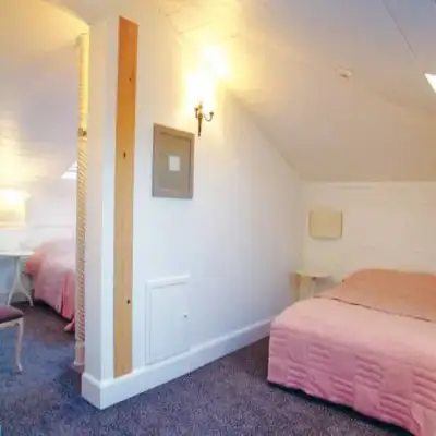Kar's Hotel