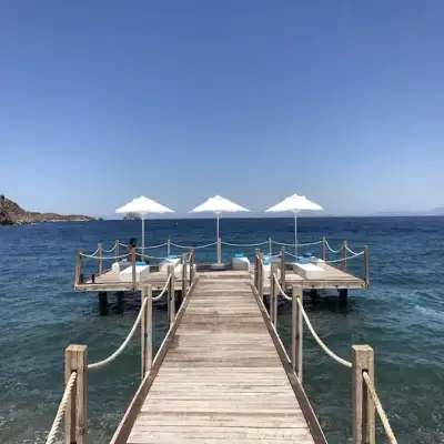 La Local Beach House, +12