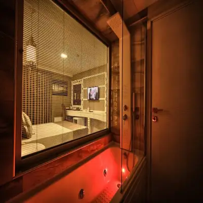 Demonti Otel Kavaklıdere