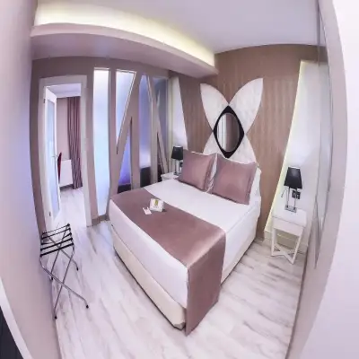 Demonti Otel Kavaklıdere