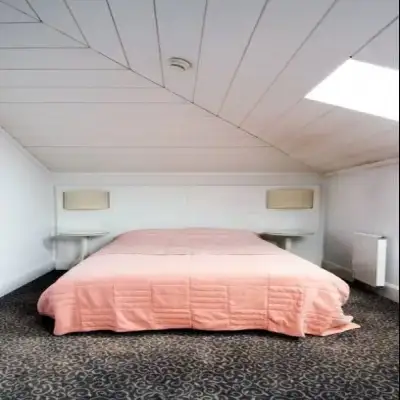 Kar's Hotel