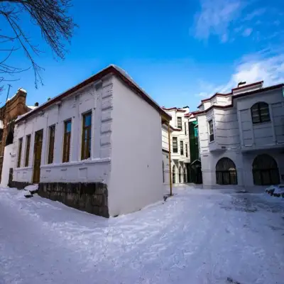 Kars-ı Şirin Otel