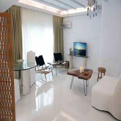 Yaso's By The Sea, Ardıç