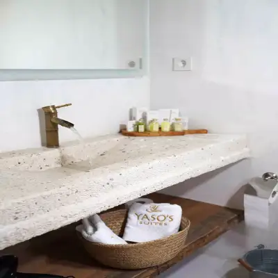 Yaso's By The Sea, Ardıç