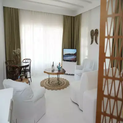 Yaso's By The Sea, Ardıç