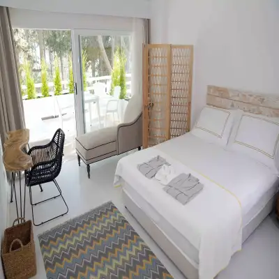 Yaso's By The Sea, Ardıç