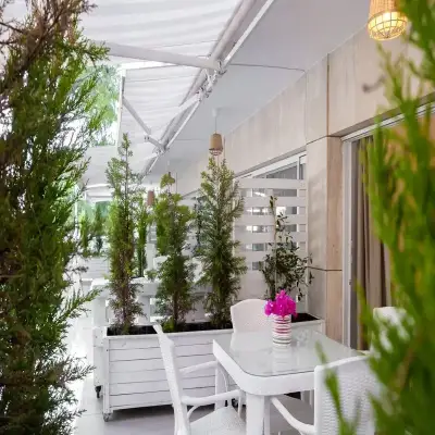Yaso's By The Sea, Ardıç