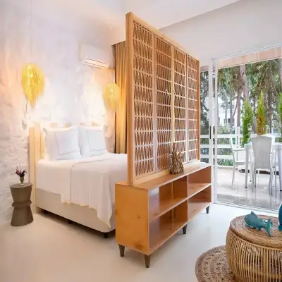 Yaso's By The Sea, Ardıç
