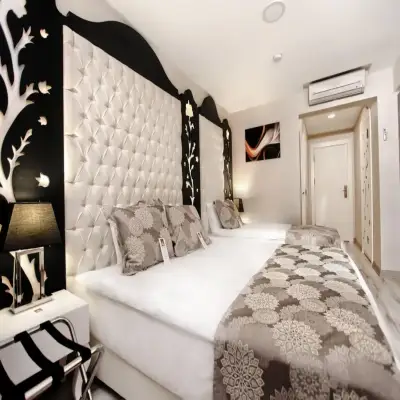 Demonti Otel Kavaklıdere