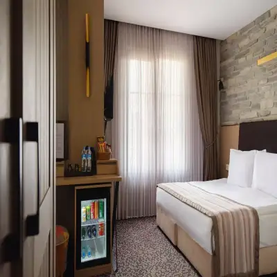 Mata Otel