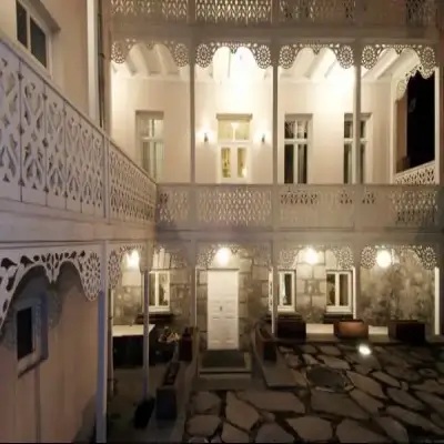 Kar's Hotel