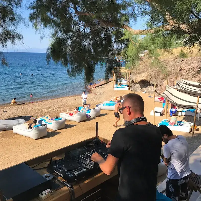 La Local Beach House, +12